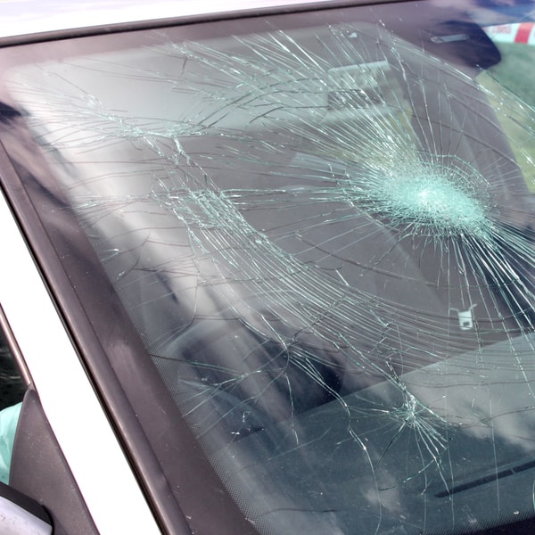 which auto glass replacement technician to contact and what is the price cost to fix broken windshield 